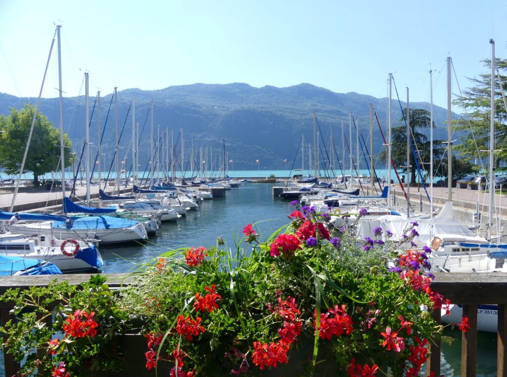 Grand Port d’Aix-les-Bains au bord du lac du Bourget